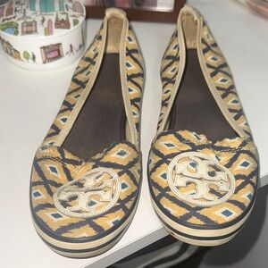 Tory Burch Women's Geometric Flats - Yellow and Navy